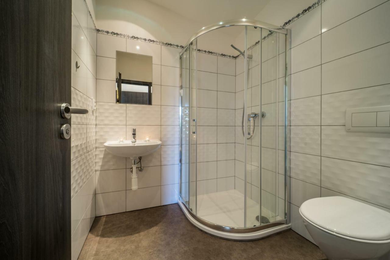 Na Mandlu Hotell Drmoul Exteriör bild